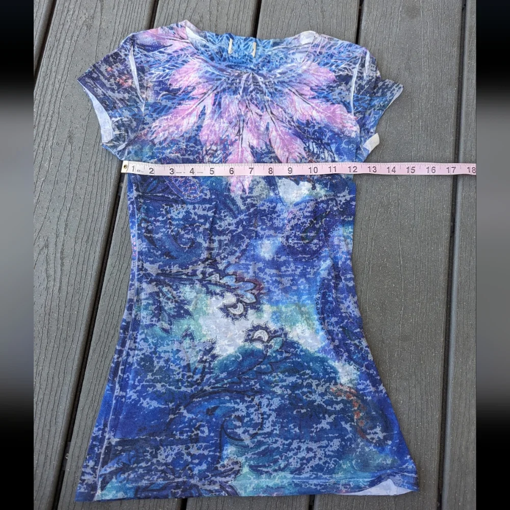 Beautiful Pattern Tee - Picture 3 of 6